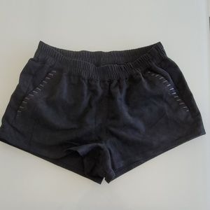 H & M 6 elastic band shorts pockets